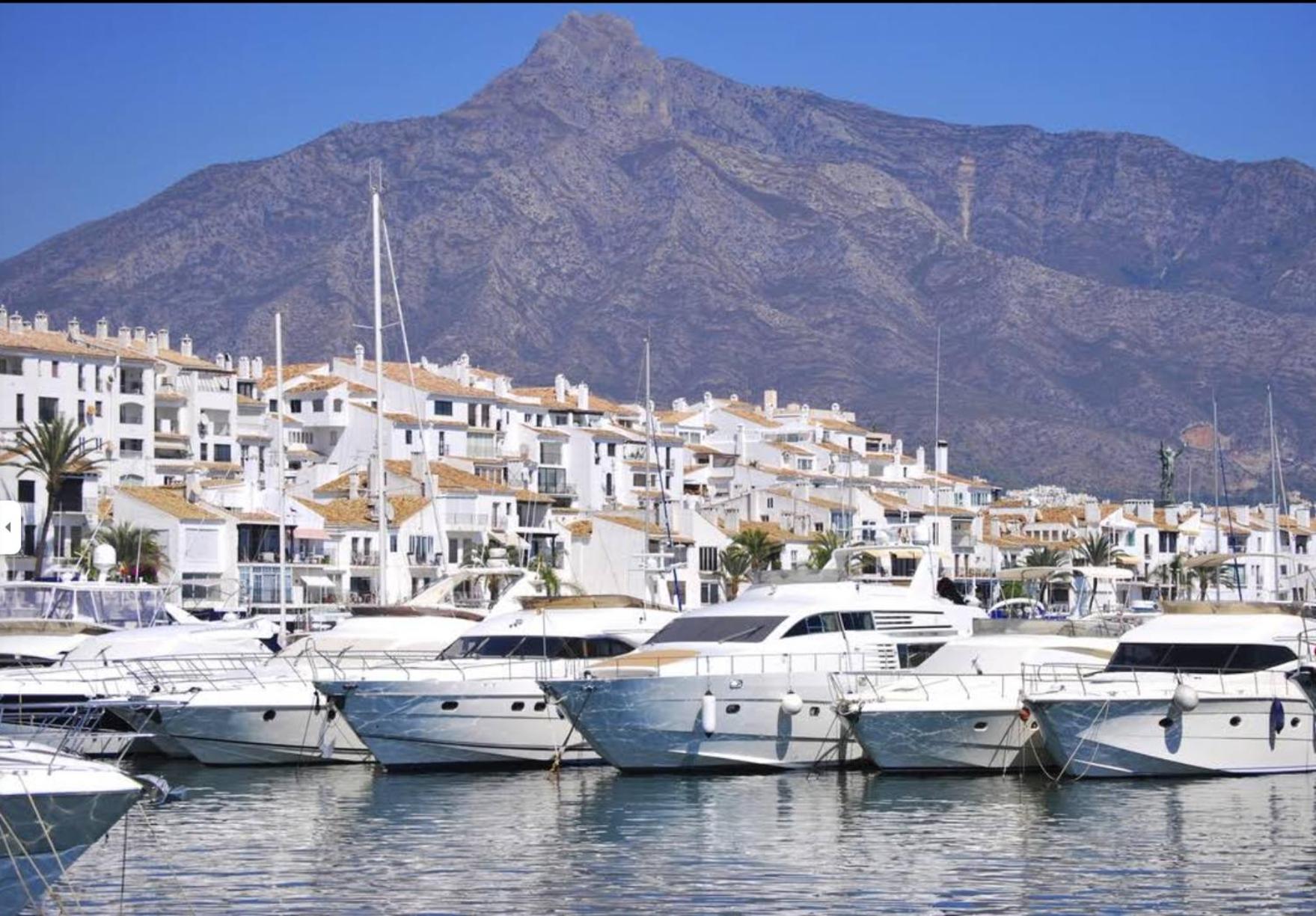 Villa Luxury With Jacuzzis Near Puerto Banus