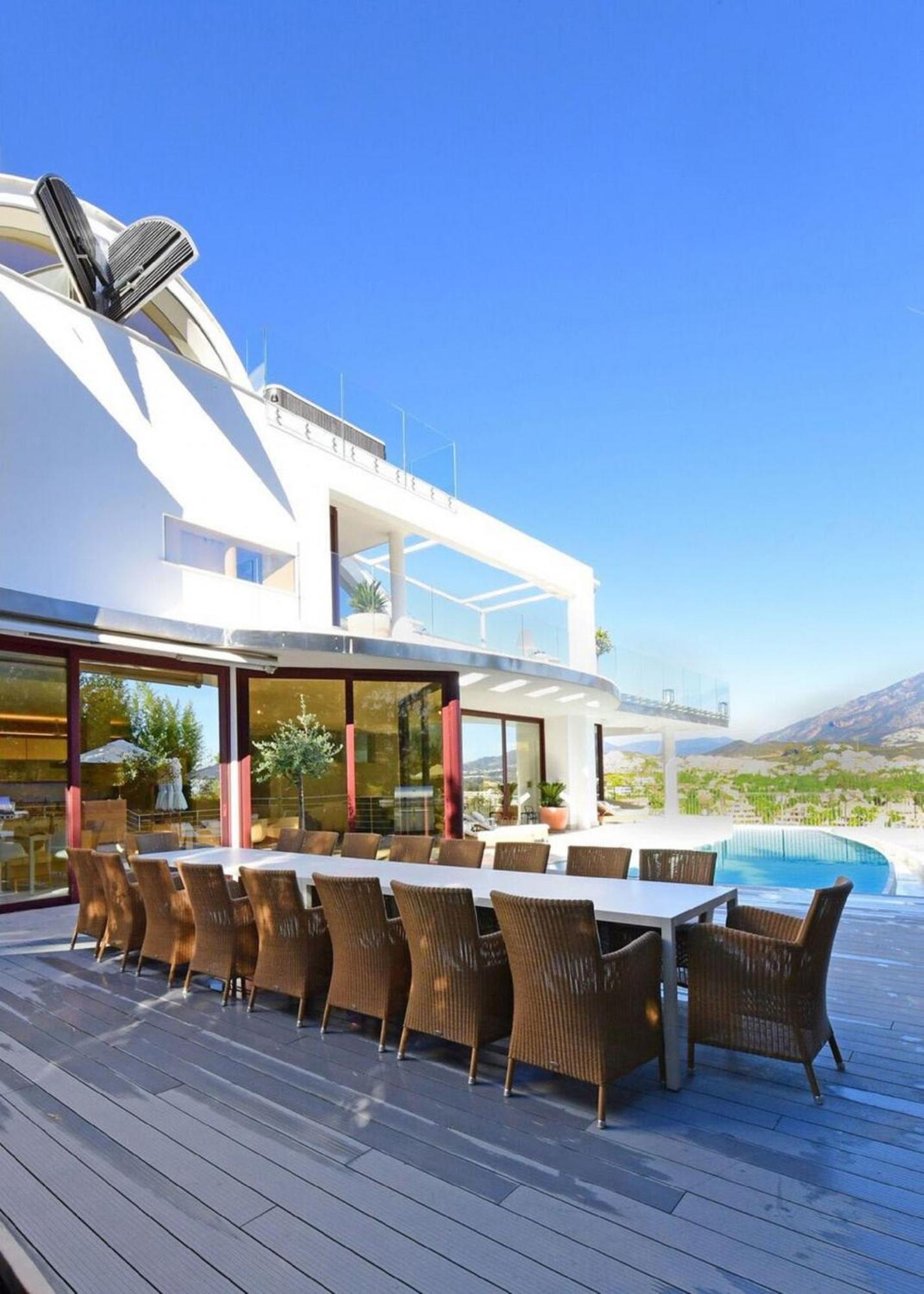 Luxury With Jacuzzis Near Puerto Banus Villa