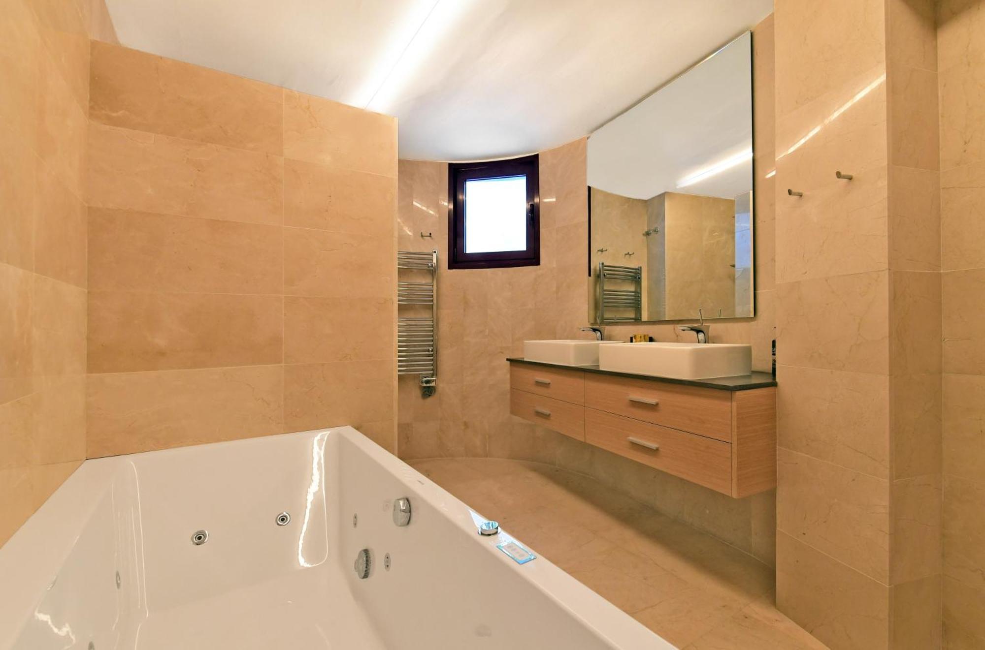 Villa Luxury With Jacuzzis Near Puerto Banus *
