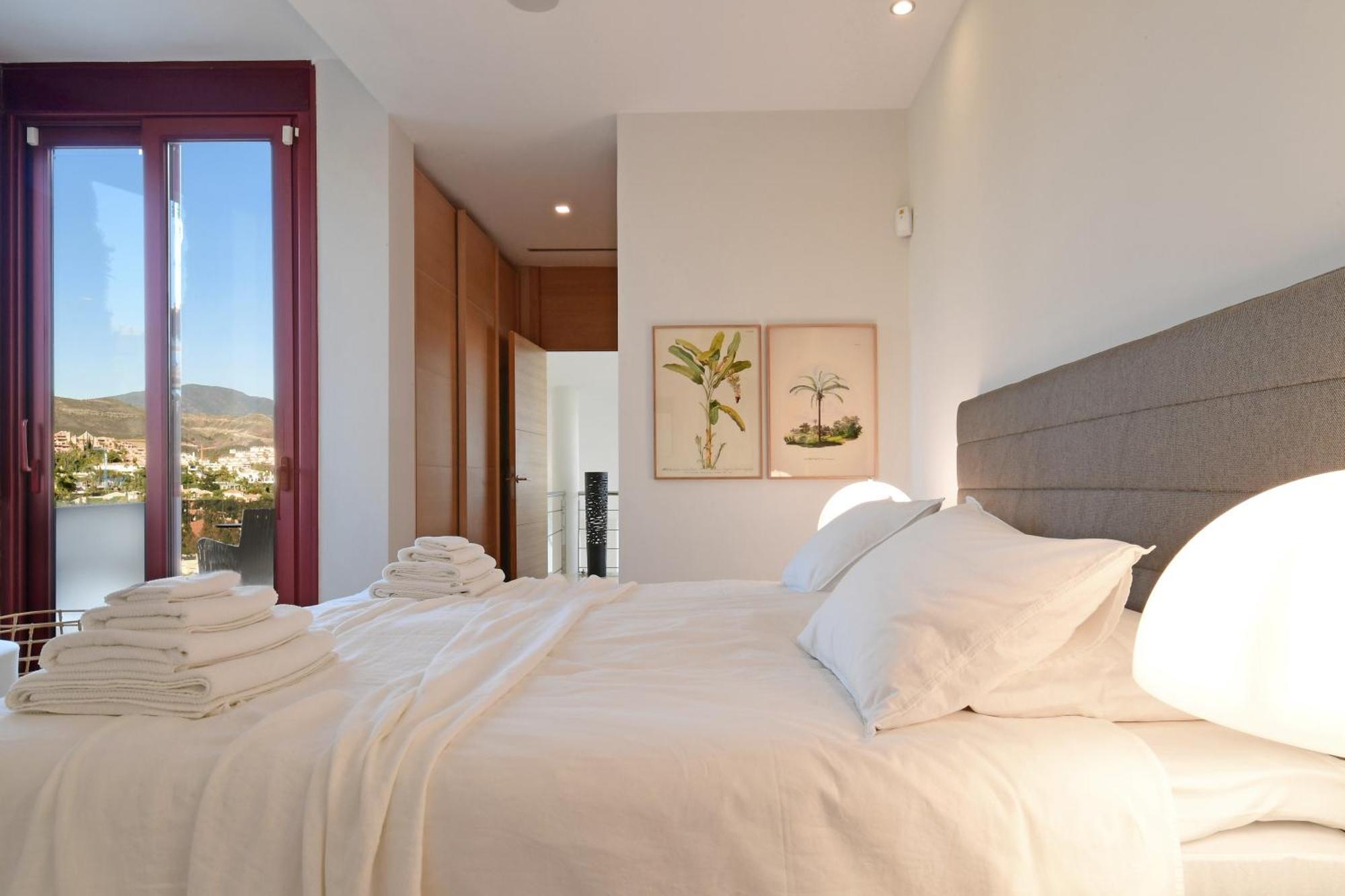 Villa Luxury With Jacuzzis Near Puerto Banus *