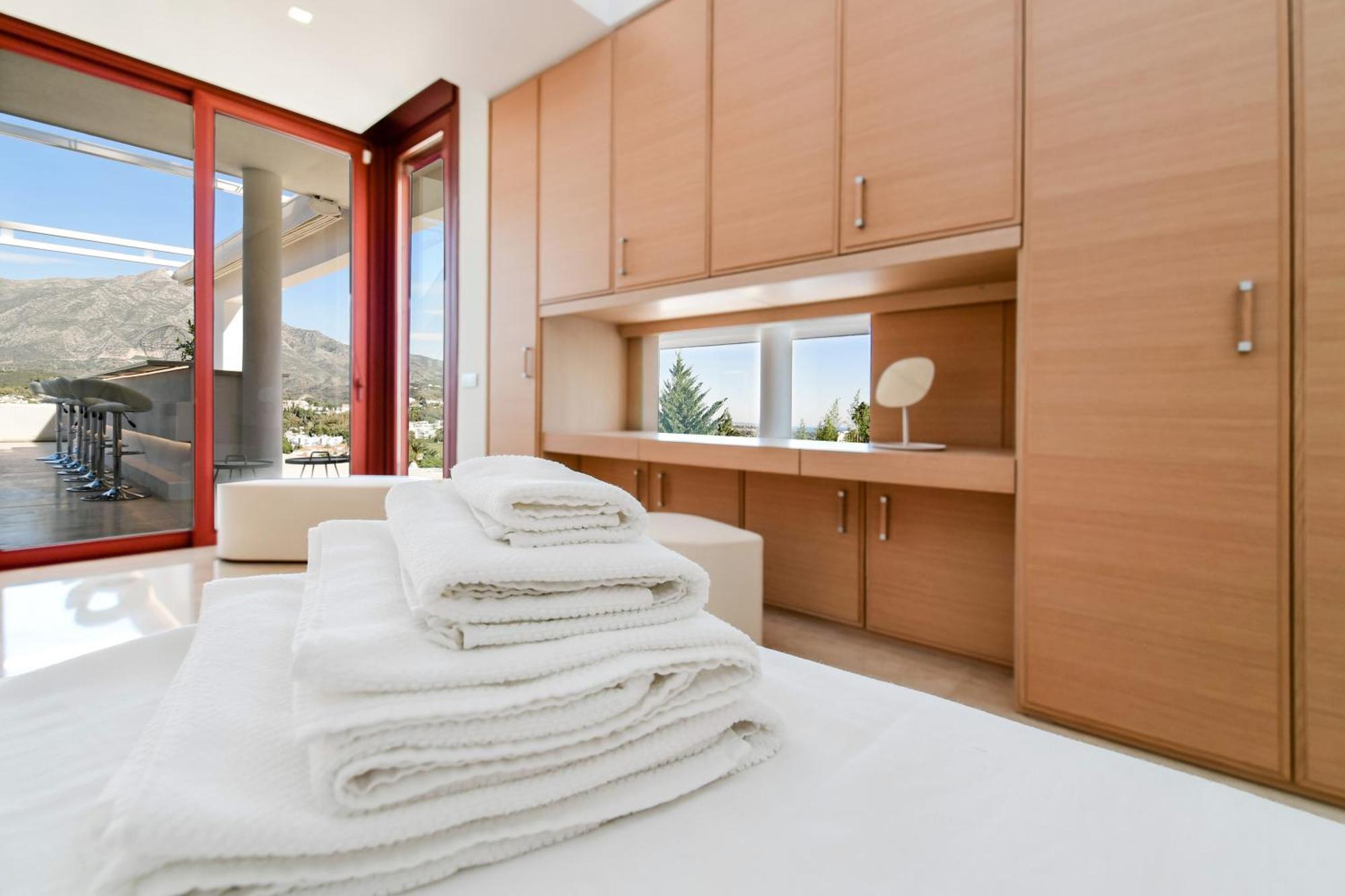 Villa Luxury With Jacuzzis Near Puerto Banus Marbella