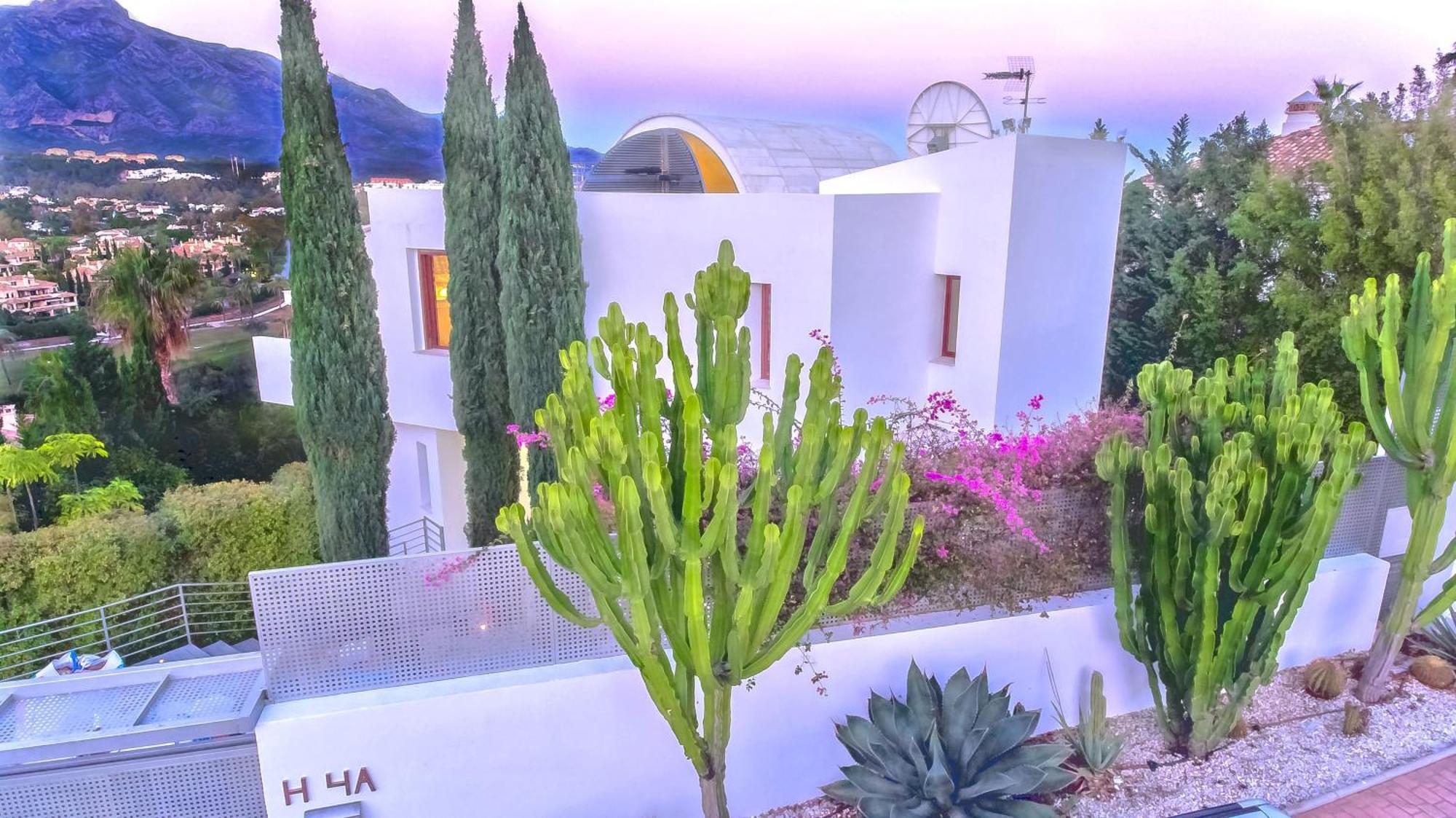 Villa Luxury With Jacuzzis Near Puerto Banus *