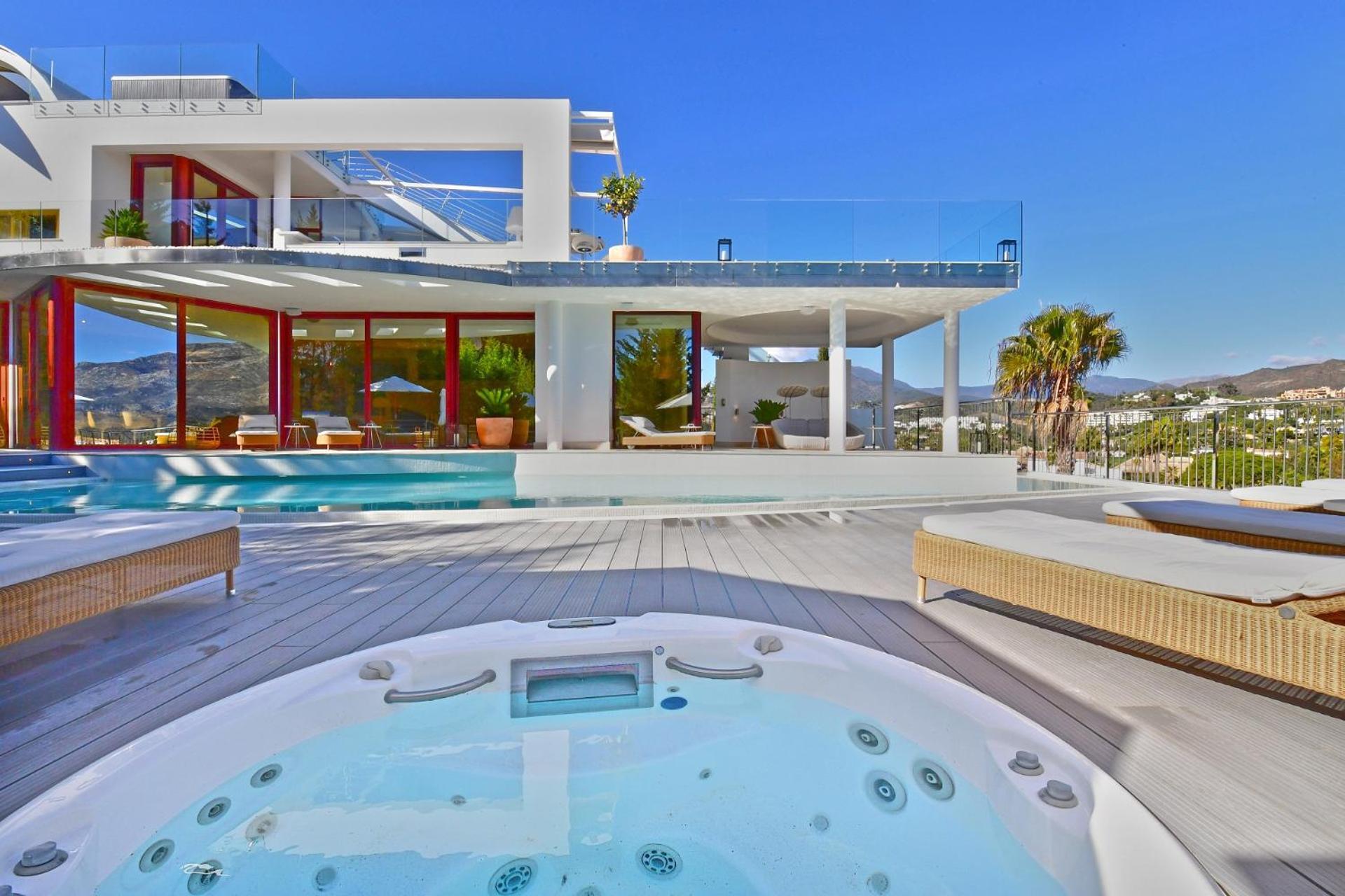 Villa Luxury With Jacuzzis Near Puerto Banus *