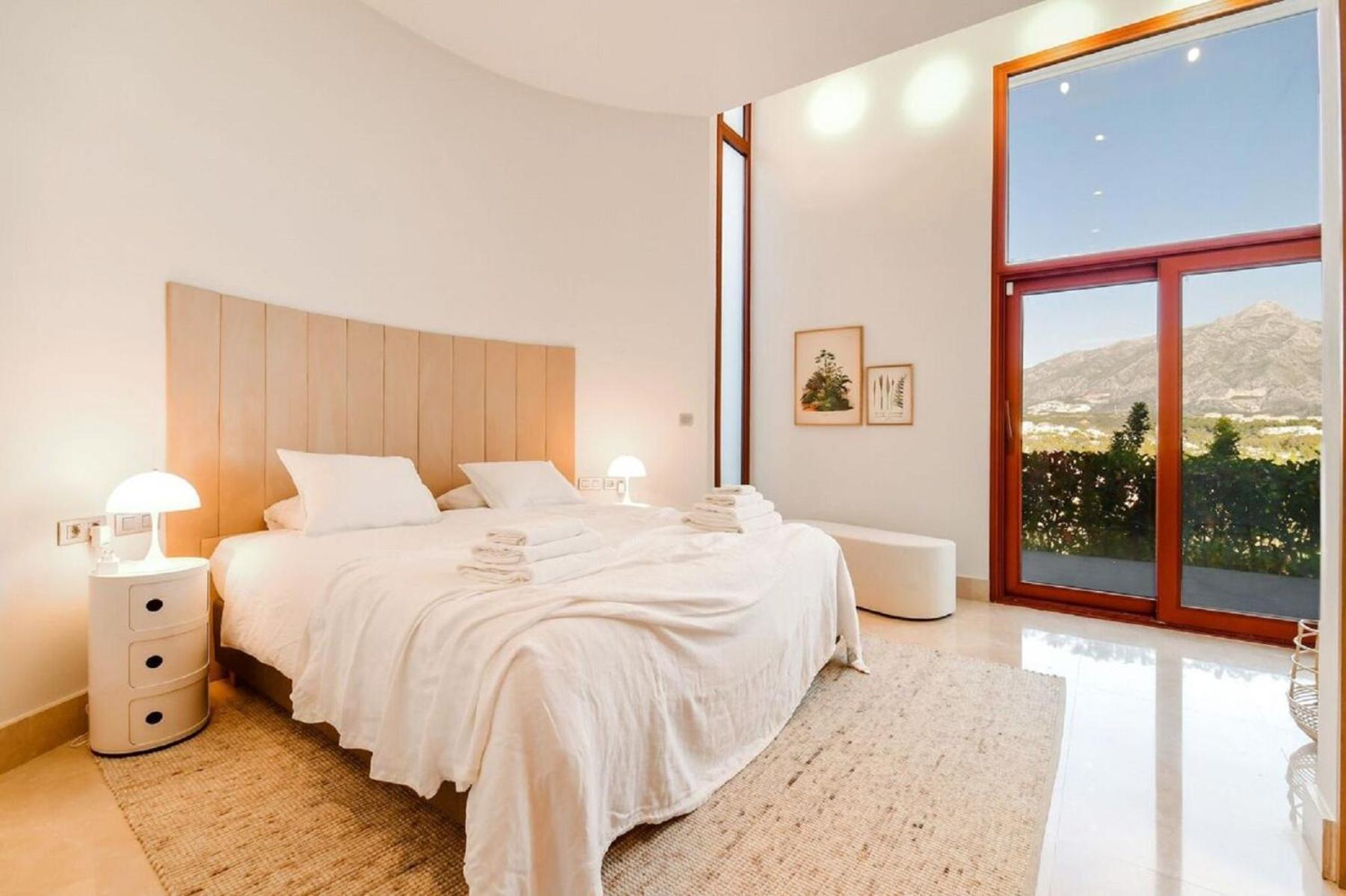 Luxury With Jacuzzis Near Puerto Banus Villa *