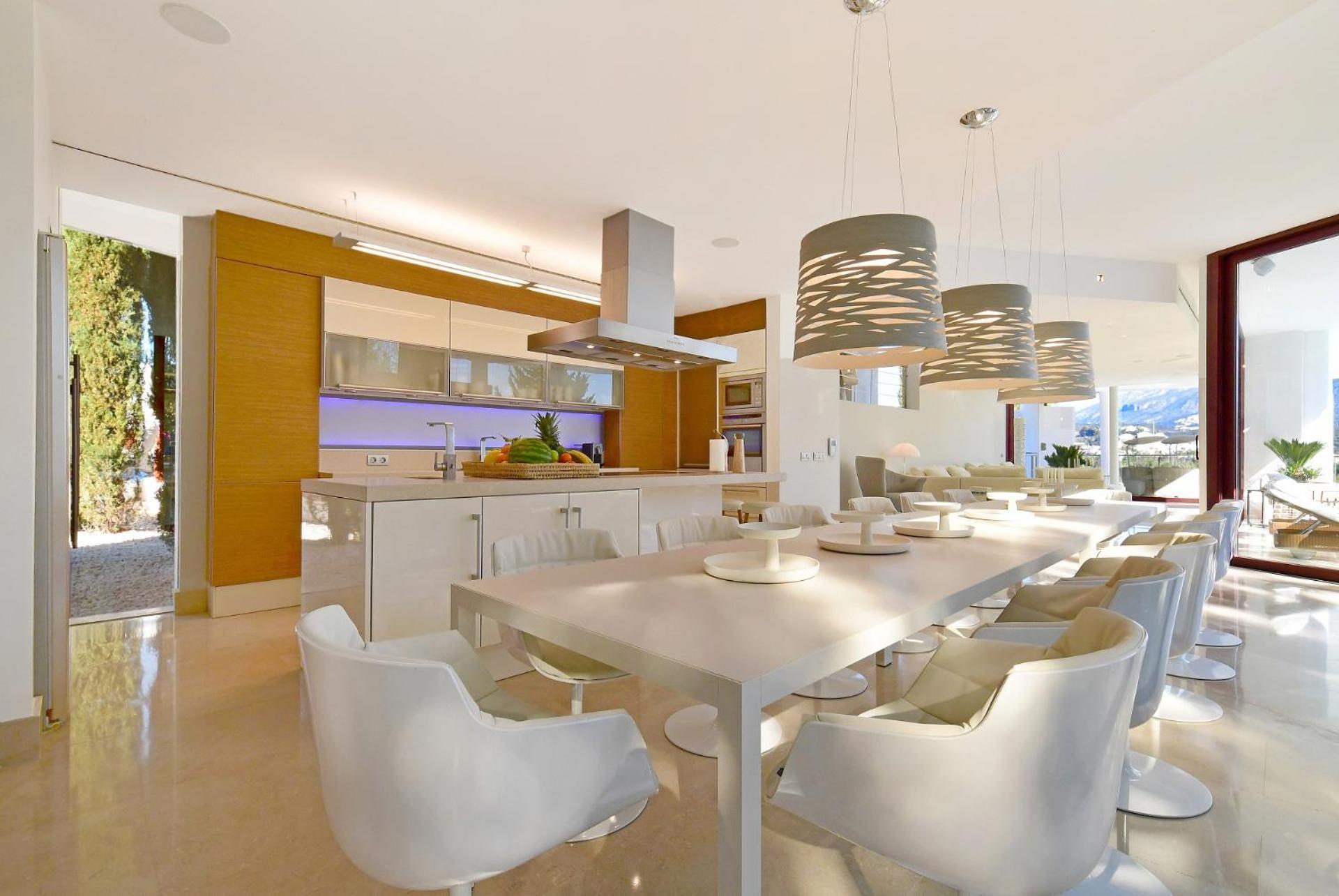 Villa Luxury With Jacuzzis Near Puerto Banus *
