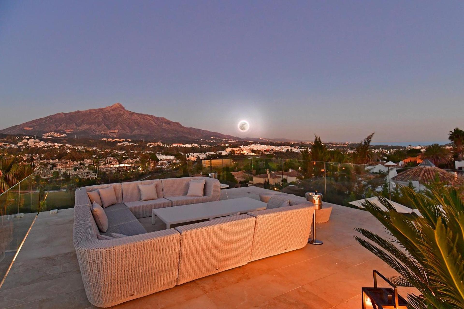 Luxury With Jacuzzis Near Puerto Banus Marbella