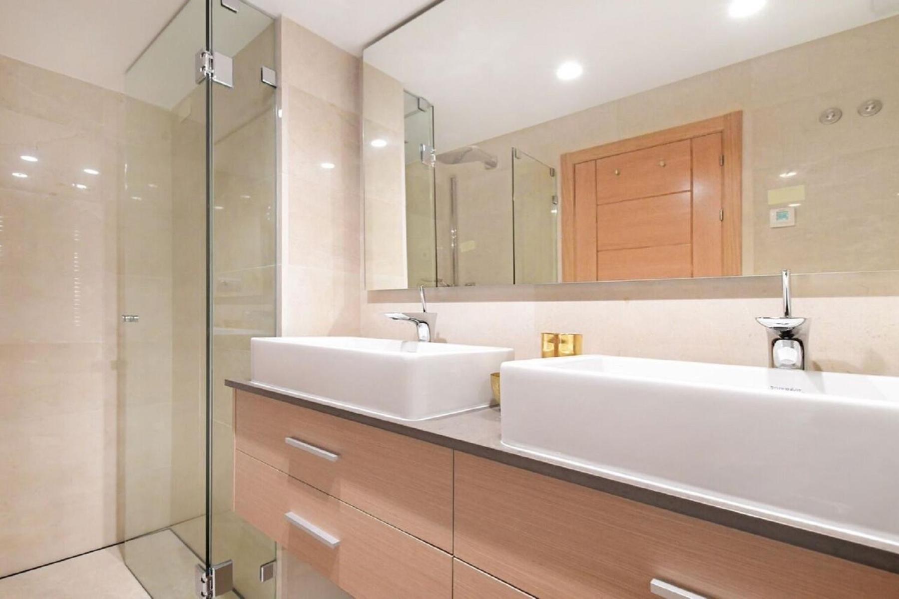 Luxury With Jacuzzis Near Puerto Banus Villa