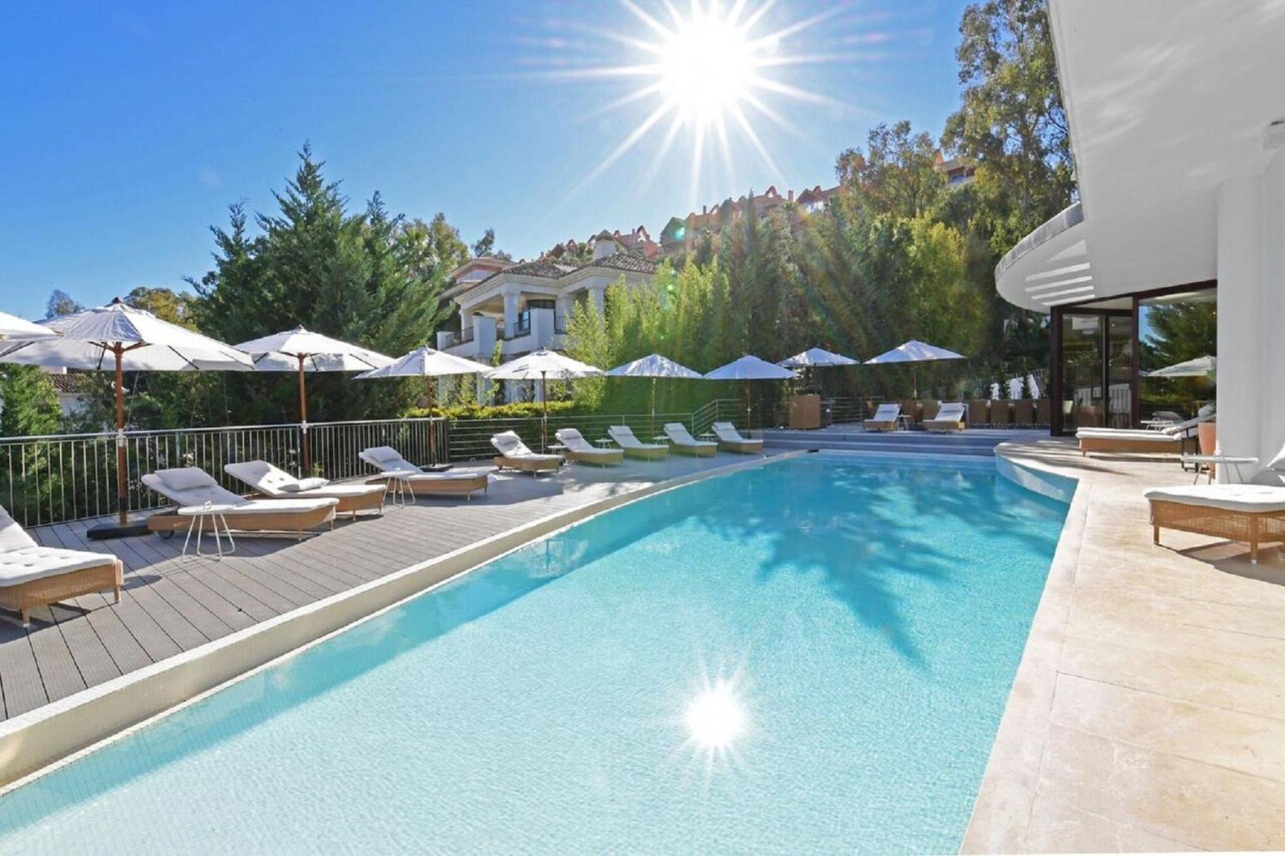 Villa Luxury With Jacuzzis Near Puerto Banus *