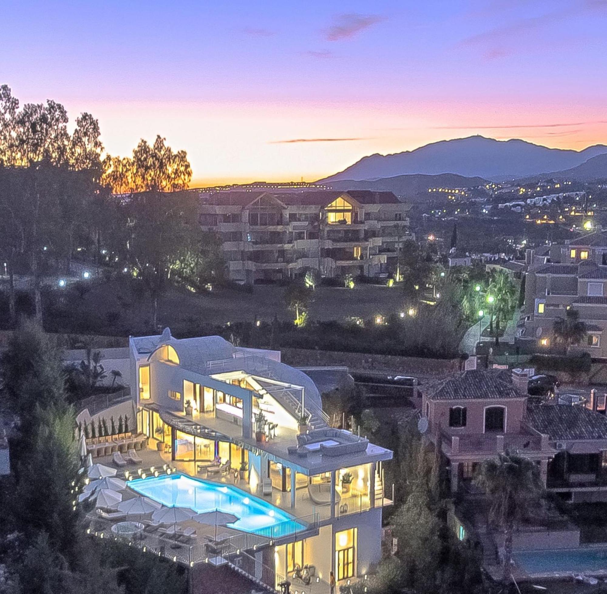 Luxury With Jacuzzis Near Puerto Banus